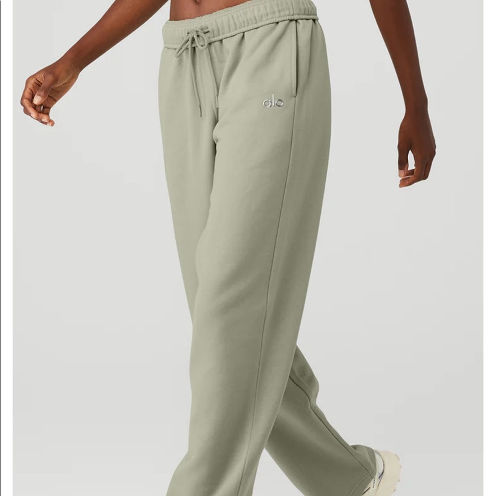 Alo sweatpants 💚